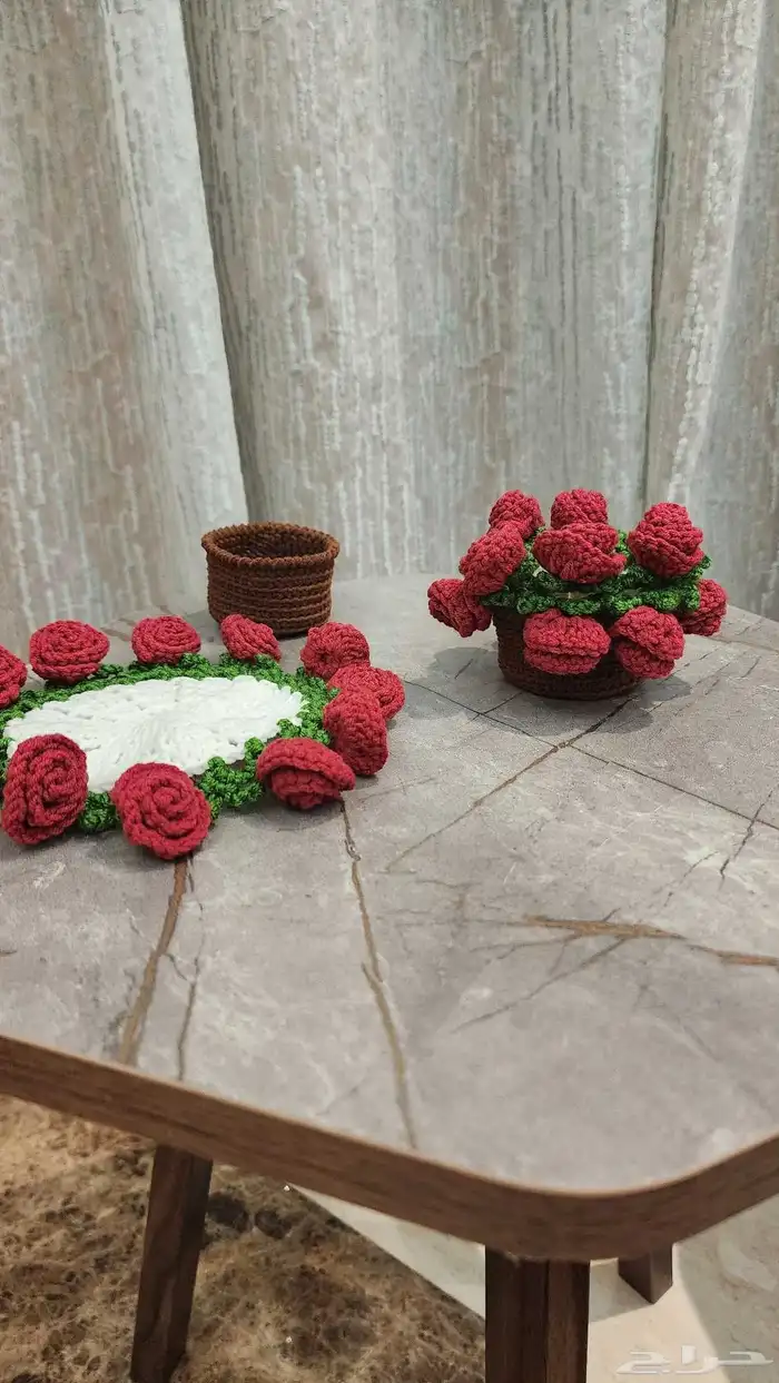 قاعدة كوب كروشية على شكل باقة ورد 2