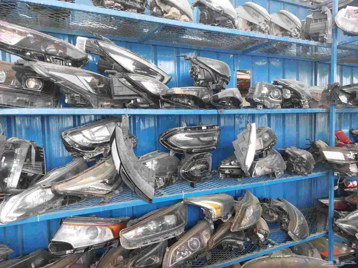 شمعات جميع انواع السيارات اصلي وكاله مع الضمان ويتوفر شحن جم 7