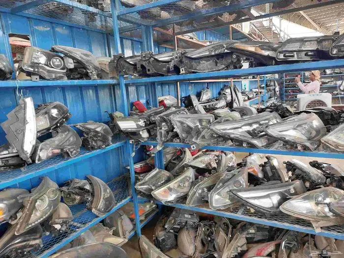 شمعات جميع انواع السيارات اصلي وكاله مع الضمان ويتوفر شحن جم 5