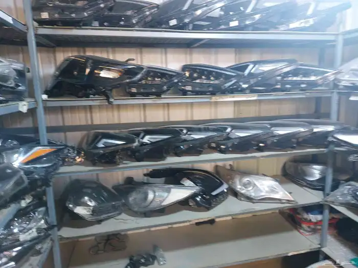 شمعات جميع انواع السيارات اصلي وكاله مع الضمان ويوجد شحن لجم 2