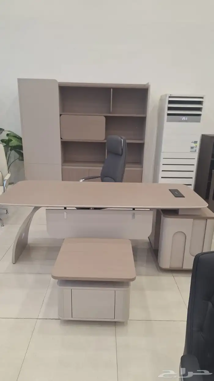 جديد اثاث مكتبي كراسي  طاولات كنب مكاتب  دواليب 10