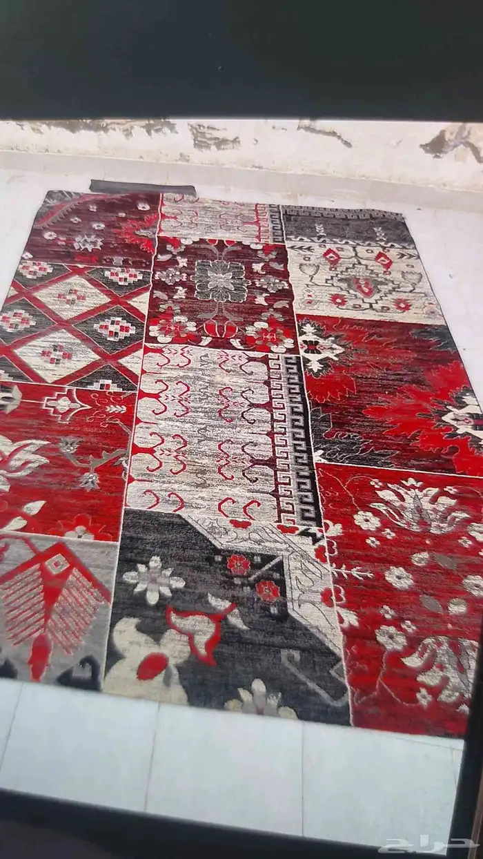 سراير مكينه خياطه وطاوله وكراسي وفرشه للبيع على السوم 4