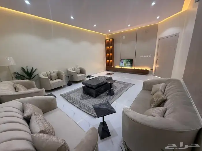 شقه ارضيه للايجار حي المروج سكن طالبات 0