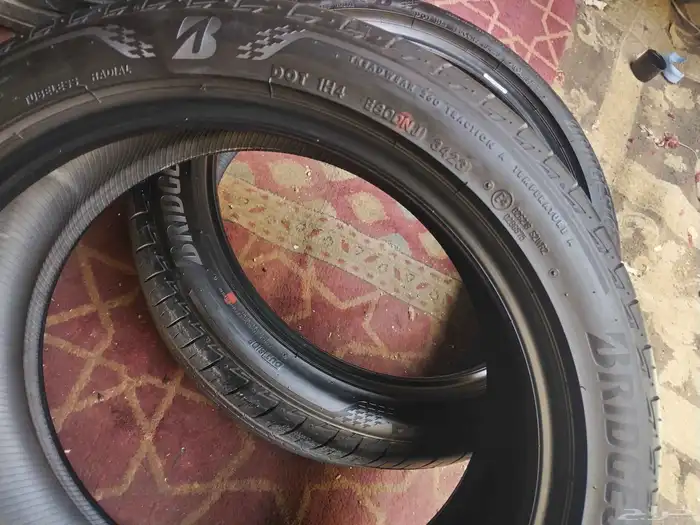 أربع كفرات برجيستون 225 45 19 13