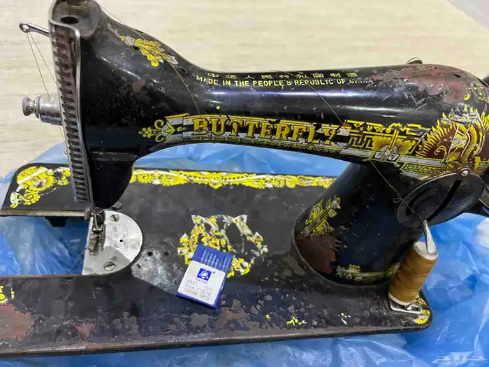 سراير مكينه خياطه وطاوله وكراسي وفرشه للبيع على السوم 1