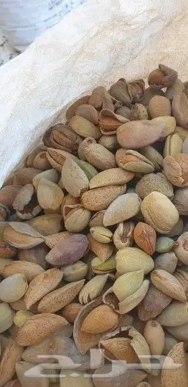اللوز البلدي وزبيب الحماط والعنب البلدي المجفف 1