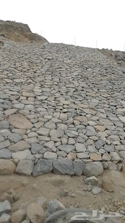 يوجد لدينا بكلينات للبناء ولقص. وهدم العماير وتفتيت الصخور 2