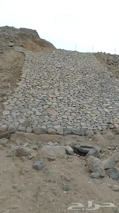 يوجد لدينا بكلينات للبناء ولقص. وهدم العماير وتفتيت الصخور 3