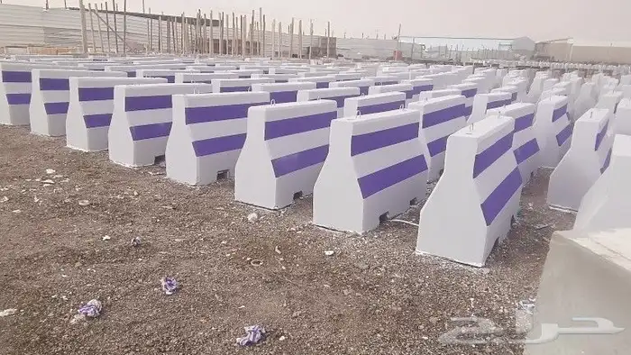 حواجز خرسانيه وزينة حدائق مناهيل مصدات قواعد اناره 2