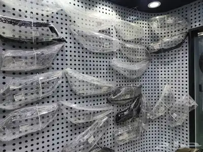 غطيان قزاز شمعات واسطبات السيارات عدسات زنون لمبات ليدات محو 38