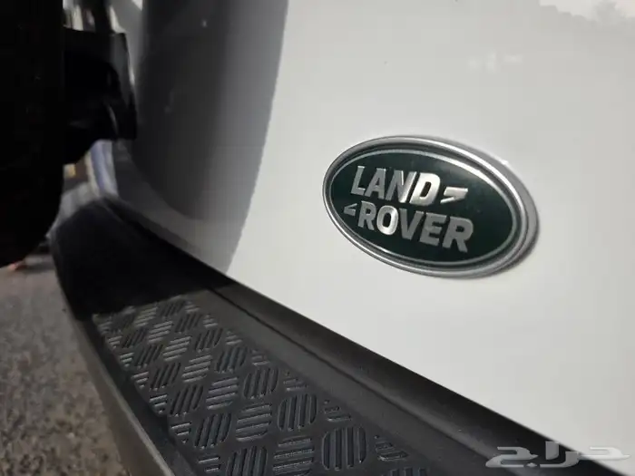 للبيع لاند روفر ديفندر 110 بودي وكالة 2023 22