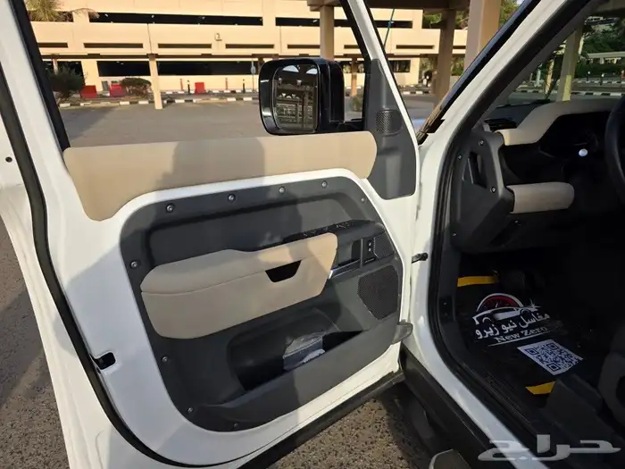 للبيع لاند روفر ديفندر 110 بودي وكالة 2023 35