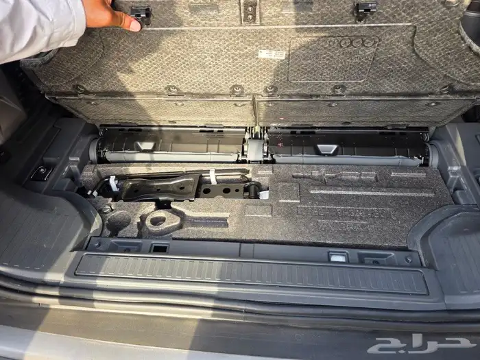 للبيع لاند روفر ديفندر 110 بودي وكالة 2023 31