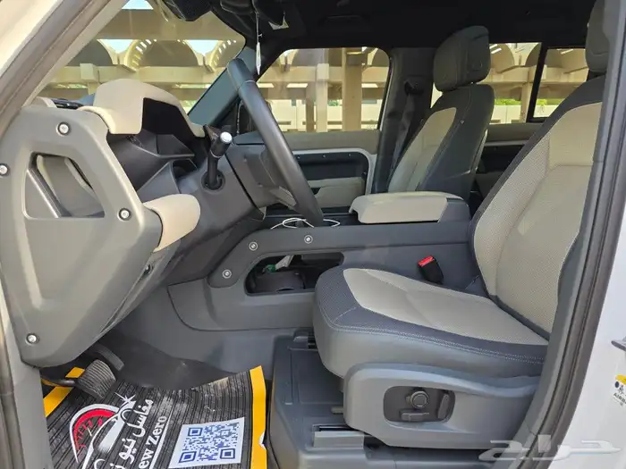 للبيع لاند روفر ديفندر 110 بودي وكالة 2023 36