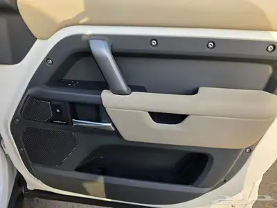 للبيع لاند روفر ديفندر 110 بودي وكالة 2023 49