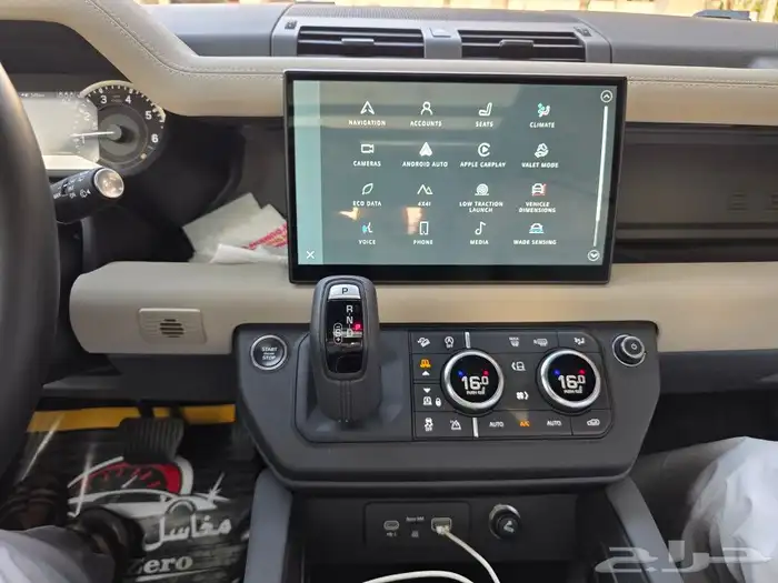 للبيع لاند روفر ديفندر 110 بودي وكالة 2023 42