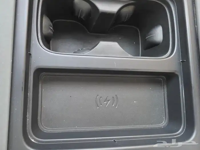 للبيع لاند روفر ديفندر 110 بودي وكالة 2023 46