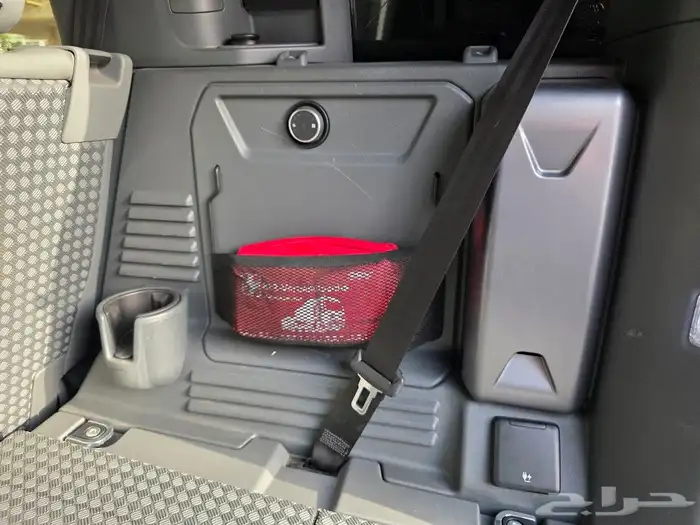 للبيع لاند روفر ديفندر 110 بودي وكالة 2023 29