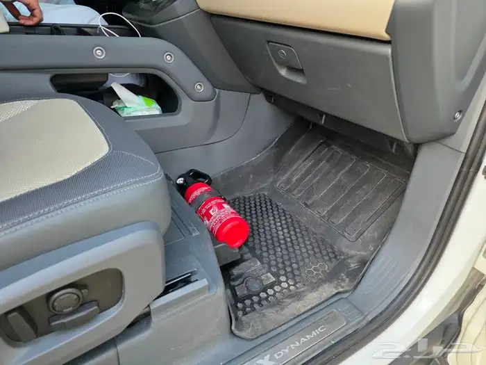 للبيع لاند روفر ديفندر 110 بودي وكالة 2023 50