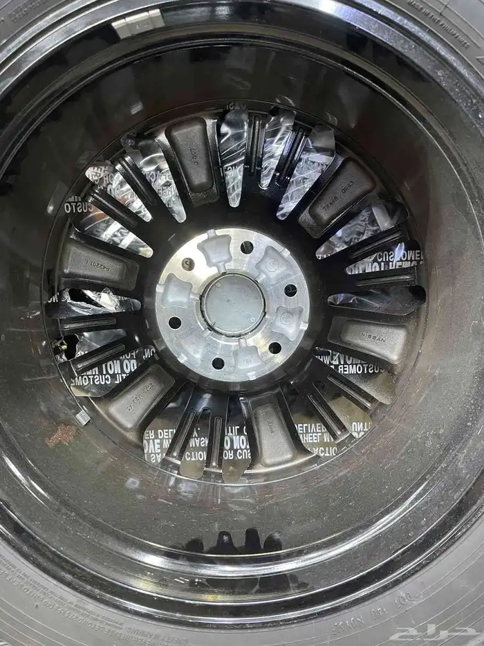 جنوط نيسان تيتانيوم مقاس 20 اصلي وكاله موديل 2025 13