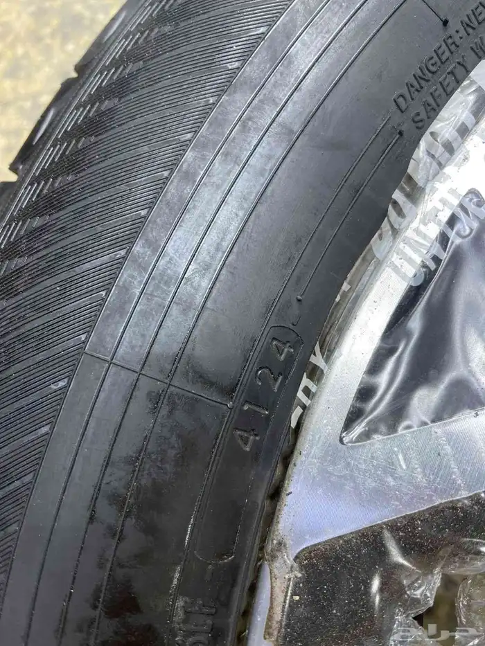 جنوط نيسان تيتانيوم مقاس 20 اصلي وكاله موديل 2025 3