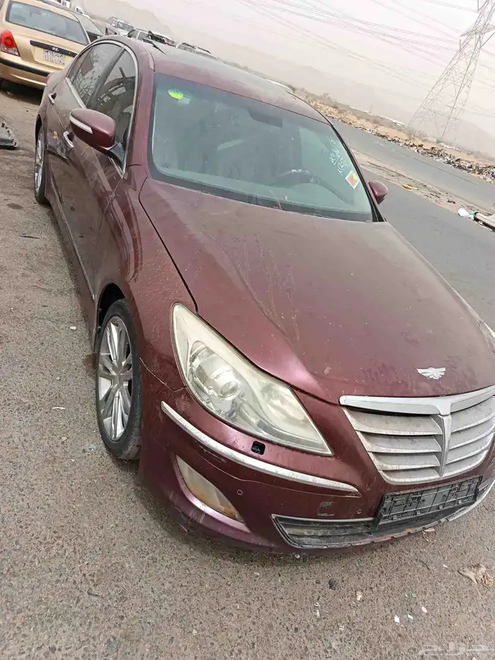 يوجد لدينا قطع غيار السيارات هونداي جنسس موديل 2014 0