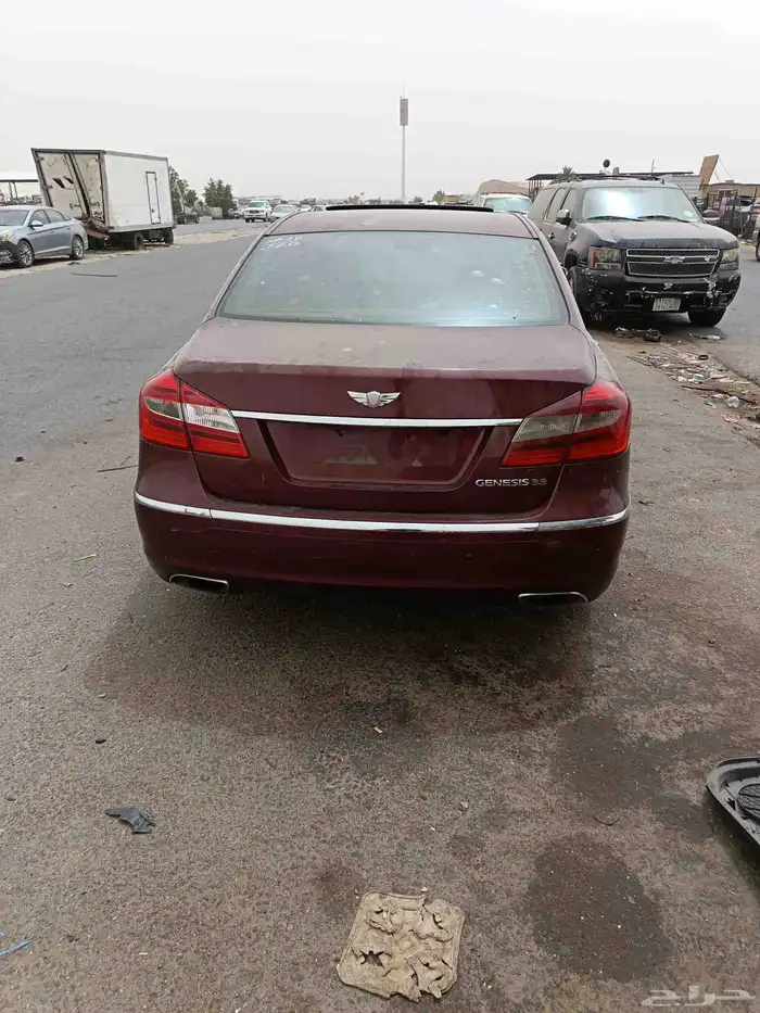 يوجد لدينا قطع غيار السيارات هونداي جنسس موديل 2014 2