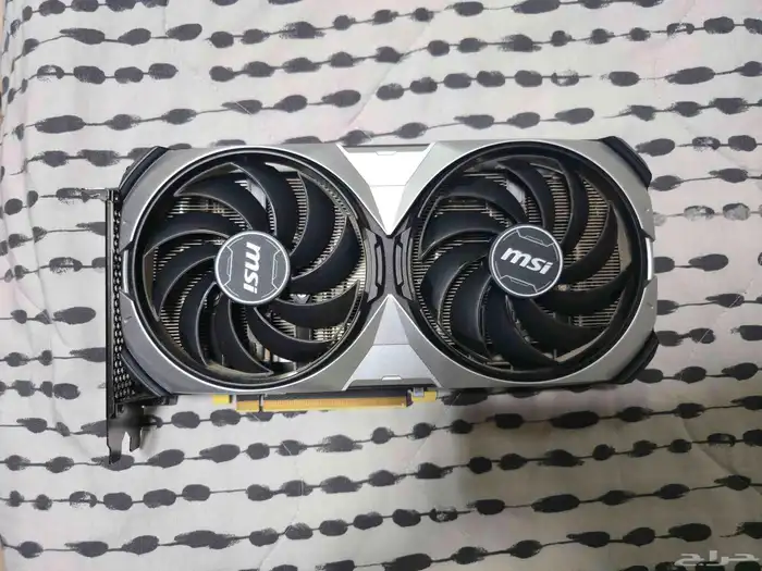 كمبيوتر الألعاب 4070 سوبر 7