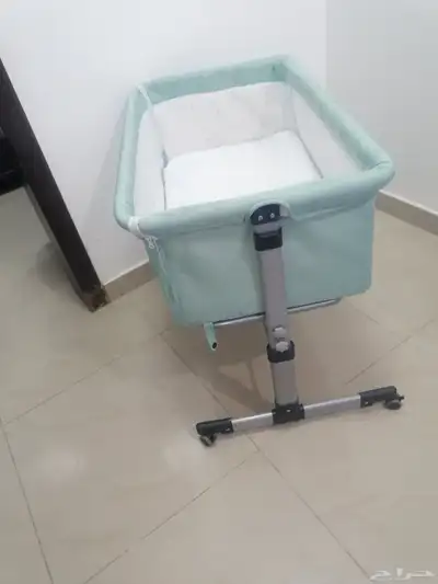 للبيع سرير بحالة جيدة استخدام قليل الخبر الثقبة 3