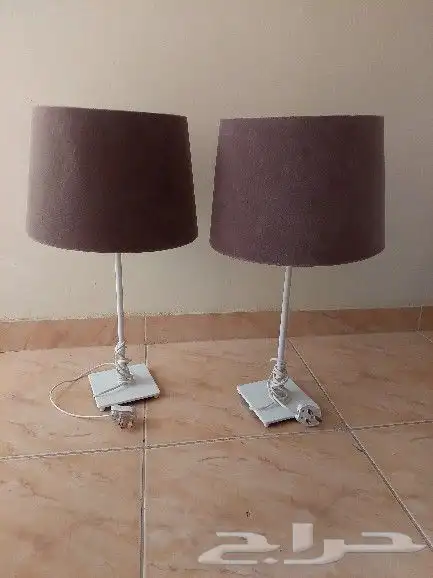 للبيع 2 أباجوره شكل مميز وحلو...لون بني 0