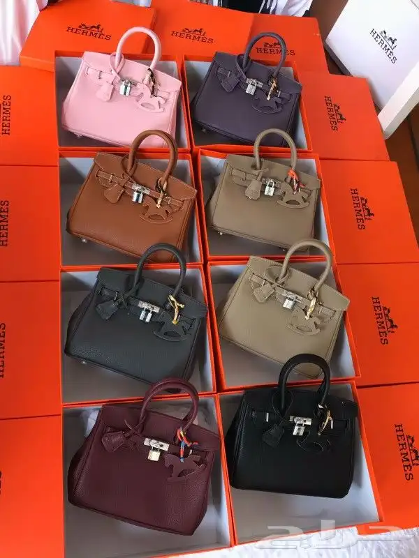 شنط ماركة درجه اولى 0
