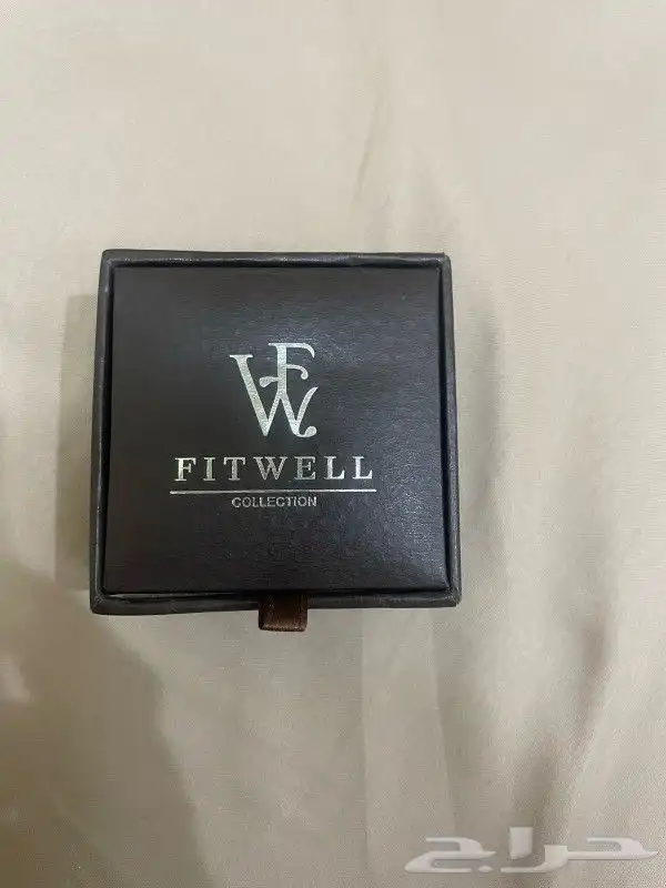 كبك ماركة جورجيو أرماني أستيل اللون ذهبي برونزي السعر 130 4