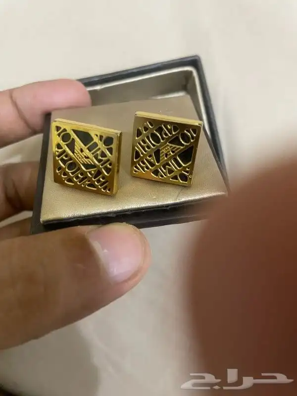كبك ماركة جورجيو أرماني أستيل اللون ذهبي برونزي السعر 130 2