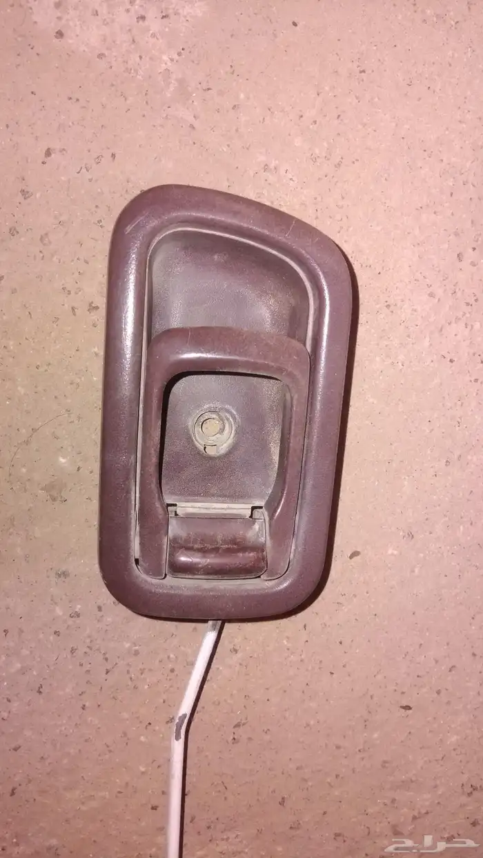 نيسان 0