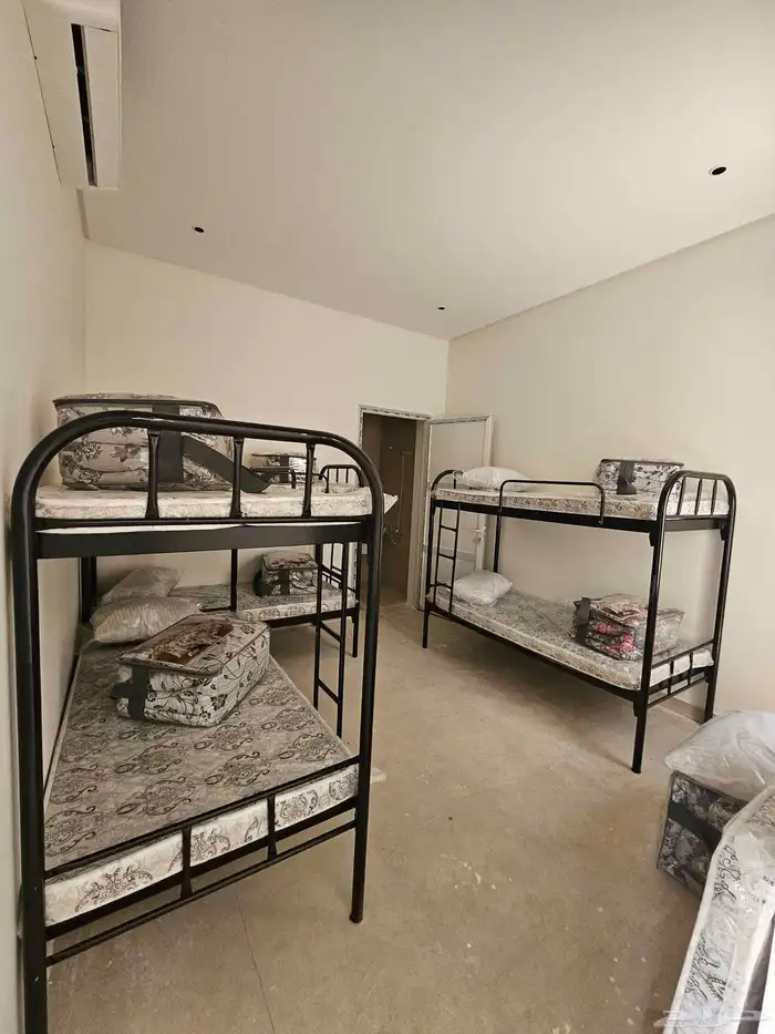 سريرعمال دورين ودور واحد مراتب مخدات بطانيات مفارش سرير 1