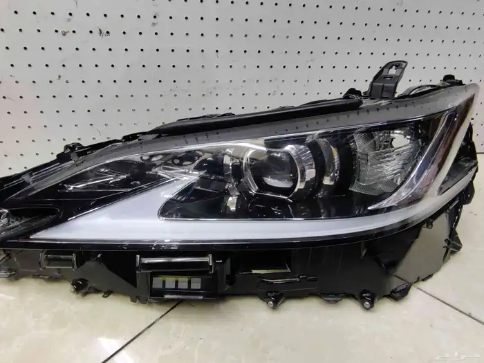 للبيع شمعه يسار ES350_2020_24 اصلي مستعمل 0