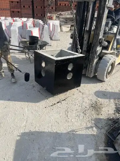 مناهيل خرسانية قواعد انارة حواجز خرسانية 0