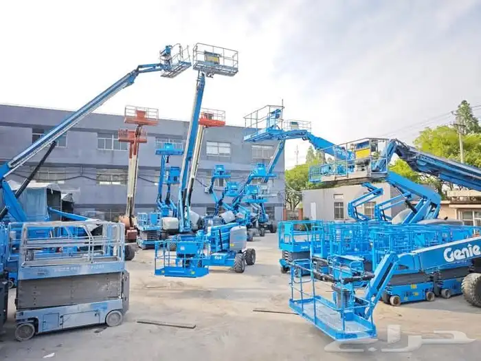 scissorlifts Manlift for rent سيزرلفت مانلفت للإيجار فوركلفت 5