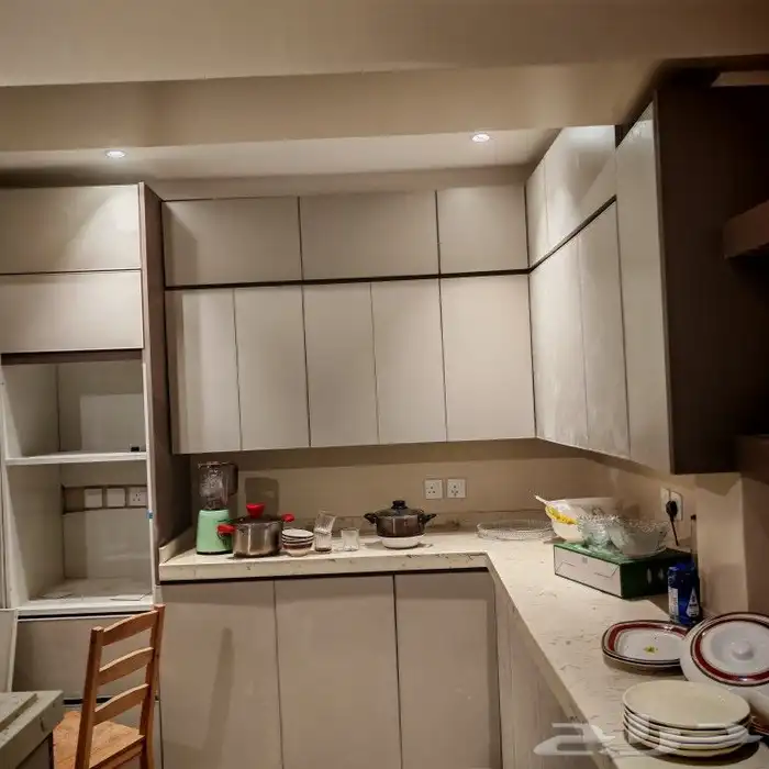 معلم وفني المنيوم 4