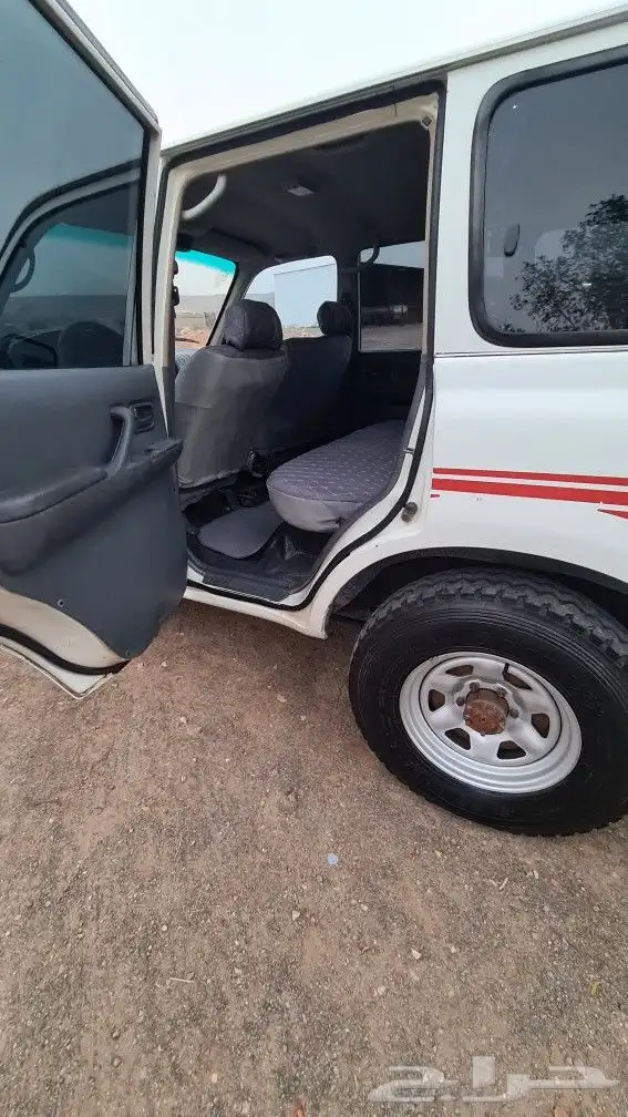 صالون 91 نظيف مكينه وجربكس على الشرط مكيف شغال وتنجيده جديدة 1