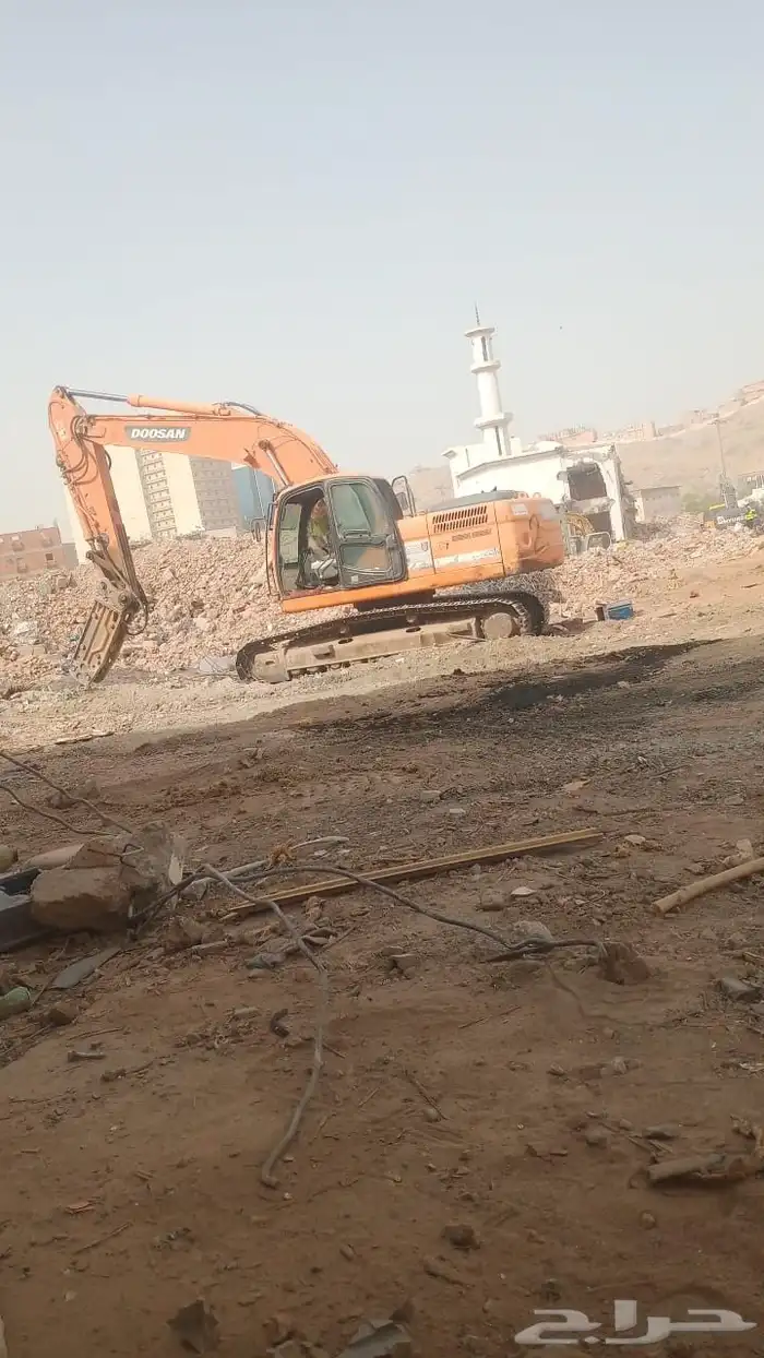 بكلين قلابات شيولات تخريم بالكسارات مقاولات عامه 5
