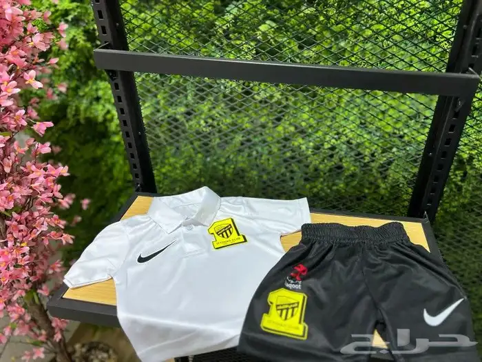 تيشرتات واطقم نادي الاتحاد فئه لاعبين طباعه اسم حسب الطلب 10