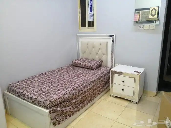 سرير خشب مع كمودينه  برادة ماء 0