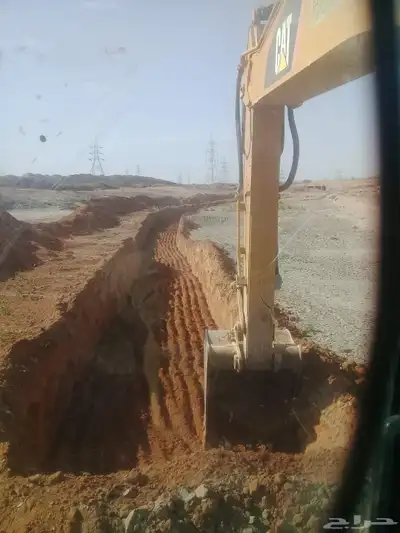 حفار بكلين للايجار والمقاولات جميع انواع الحفر والتكسير 0
