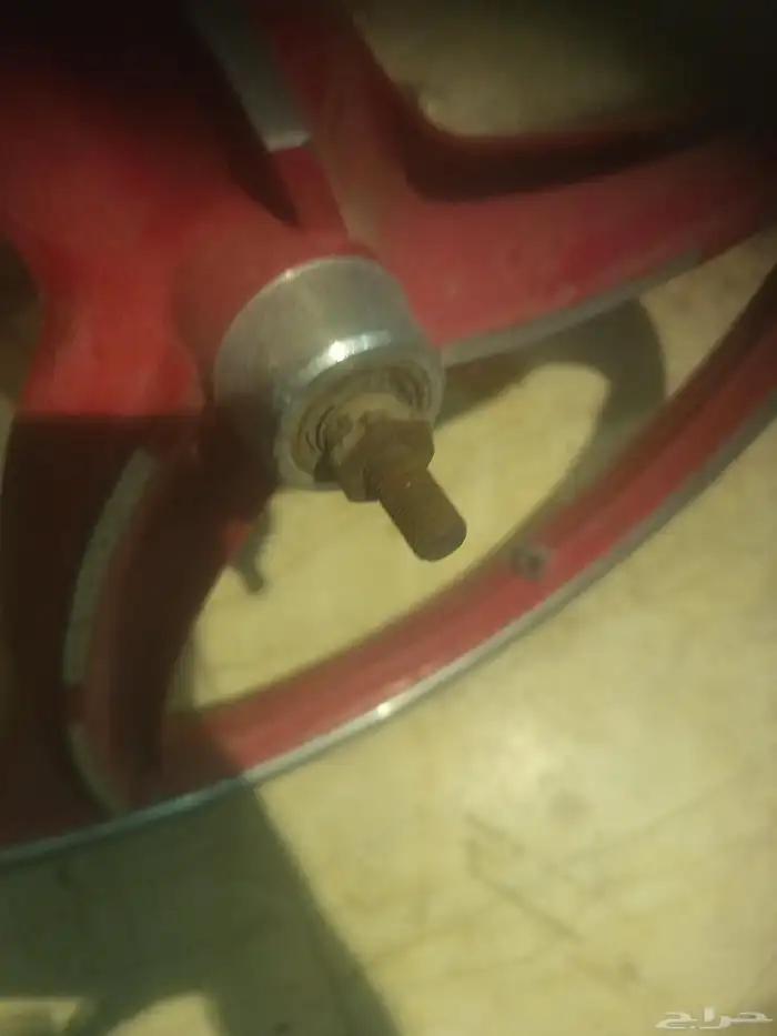 جنط سيكل مقاس 20 نضيف جهة البلط واحد صغير واحد كبير على اسوم 1