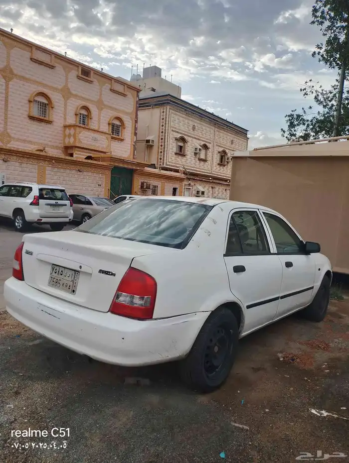 للبيع مازدا 323 موديل 2000 1