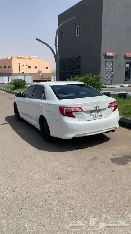 كامري GL مطور 2013 لون لؤلؤي 1