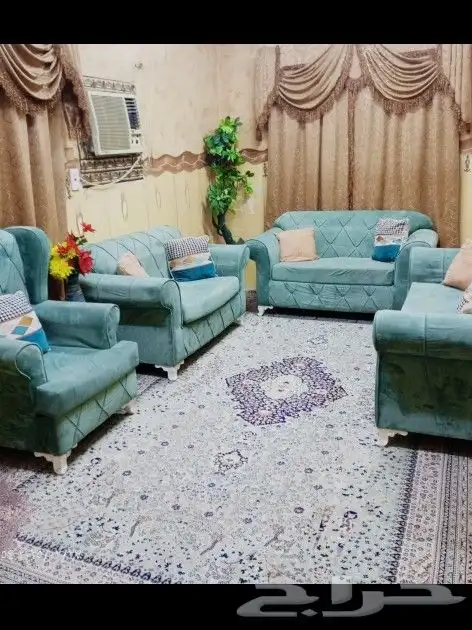 اربع قطع كنب سبعة نفر نظيف ب300 ريال 0
