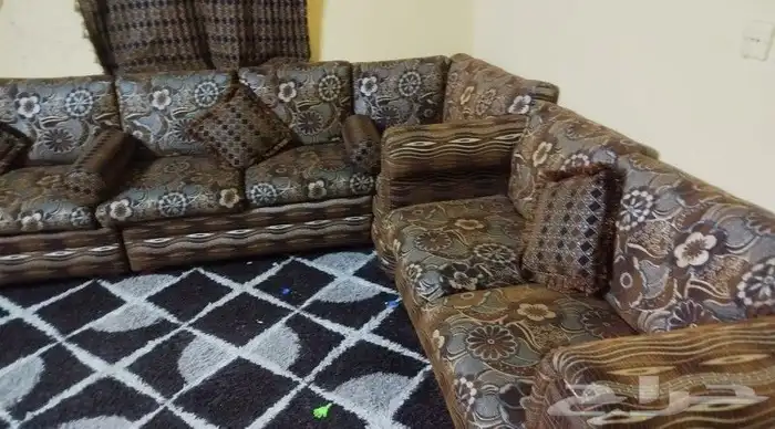 كنب مجلس للبيع تقريبا 12 متر مع الفراش والطاولات 0