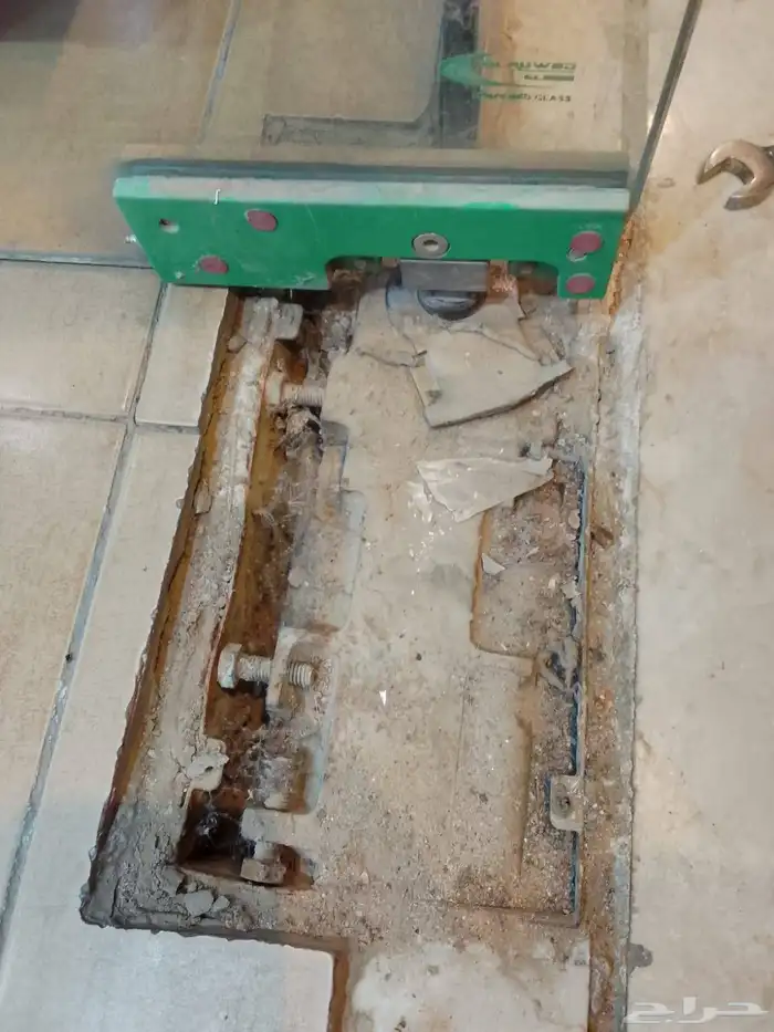 فني زجاج صيانه أبواب زجاج موقعنا خميس مشيط وابها 5
